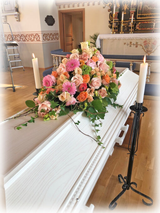 Aprikos, rosa och gröna toner